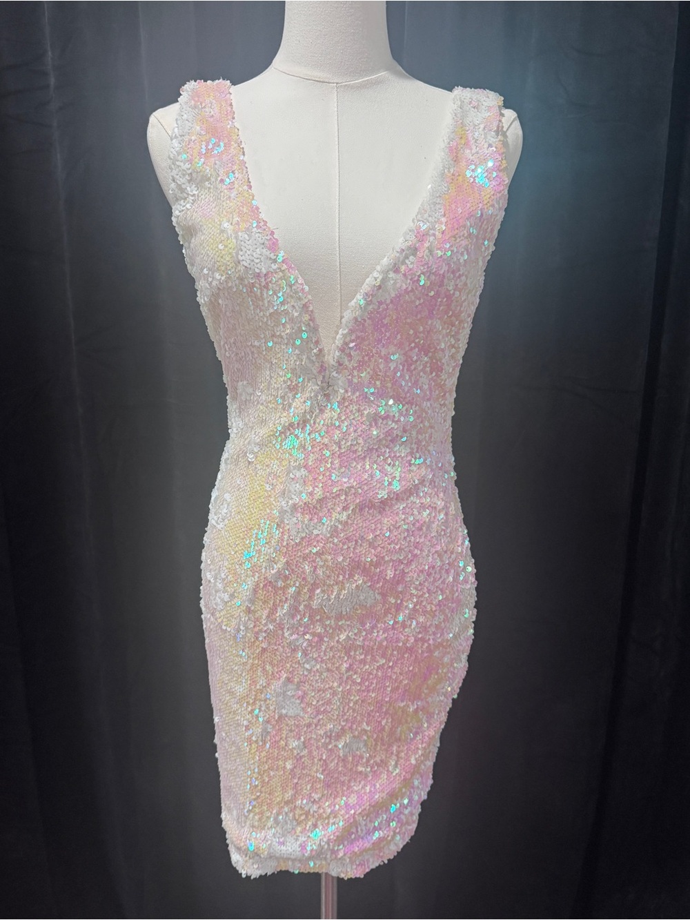 Iridescent White Sparkly Sequin Sleeveless Party Cocktail Dress V Neck Vintage